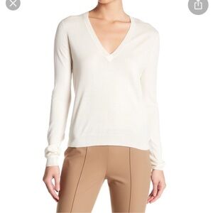 Theory Women’s V Neck Yulia V Ivory Fine Cashsilk Sweater